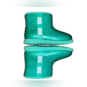 UGG CLASSIC Green Teal Clear Mini Size 4